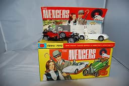 Corgi Avengers Gift Set 40 - Original and Genuine - Displays well!