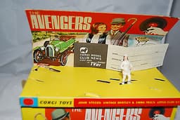 Corgi Avengers Gift Set 40 - Original and Genuine - Displays well!