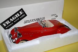 Danbury Mint 1934 Packard v-12 LeBaron Speedster 1:24 scale diecast car Boxed