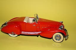 Danbury Mint 1934 Packard v-12 LeBaron Speedster 1:24 scale diecast car Boxed
