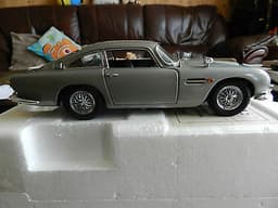 DANBURY MINT- ASTON MARTIN DB5 James bond 007 1:24