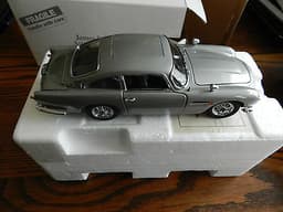 DANBURY MINT- ASTON MARTIN DB5 James bond 007 1:24