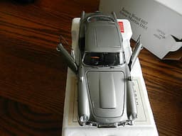 DANBURY MINT- ASTON MARTIN DB5 James bond 007 1:24