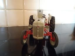 DANBURY MINT FORD 8N DIECAST TRACTOR FARM VEHICLE 1/16 SCALE NO BOX