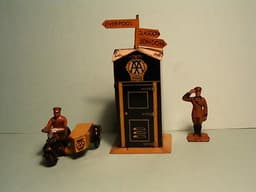 DINKY TOYS No 44 AA 1935 PRE-WAR TELEPHONE BOX and Accessories.