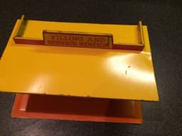 DINKY TOYS No 48 FILLING AND SERVICE STATION/PETROL STATION PRE WAR BOXED