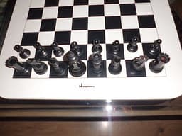 JOHN JAQUES CHESS BOARD AND CHESS SET