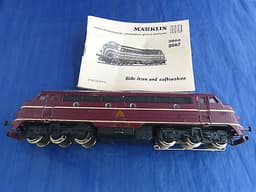 MARKLIN 3067 HO GAUGE DIECAST 3 RAIL DIESEL LOCOMOTIVE DSB MY 1106 - BOXED