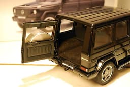 Mercedes-Benz G55 G-Class W463 AMG metallic-black 1:18 AUTOart S63 SL500 600 500