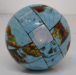 RUBIK’S CUBE-TYPE PUZZLE.. THE WORLD / GLOBE Late 1980\'s