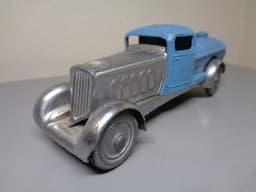 SOLIDO FRANCE VINTAGE 1930\'S TANKER VERY RARE PREWAR ITEM VERY GOOD CONDITION