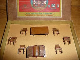 Vintage Dinky Varden Doll\'s house Toy Dining Funiture; Set 101 complete & boxed