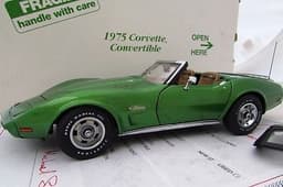 1975 CHEVROLET CORVETTE CONVERTIBLE DANBURY MINT DIECAST 1:24 BRIGHT GREEN