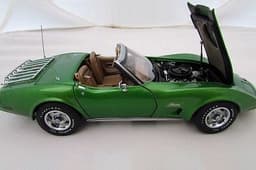 1975 CHEVROLET CORVETTE CONVERTIBLE DANBURY MINT DIECAST 1:24 BRIGHT GREEN