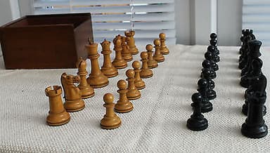 ANTIQUE 19c JAQUES EBONY & BOXWOOD CHESS SET