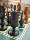 ANTIQUE CHESS SET,9.2 cm KING, BOXWOOD & EBONY, A/F