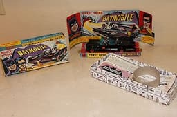 BATMOBILE #267 ...CORGI TOYS 1968... ALL ORIGINAL WITH BATMAN BADGE !!!