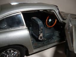 BOXED JAMES BOND DANBURY MINT ASTON MARTIN DB5 1:24 SCALE CETIFICATE/PAPERWORK