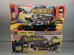 CNY* Corgi 267 Batmobile with Batman First 1st Issue in Gloss Black MIB