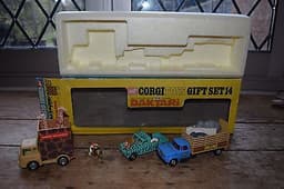 Corgi Gift Set 14 Daktari with original box c1960/1