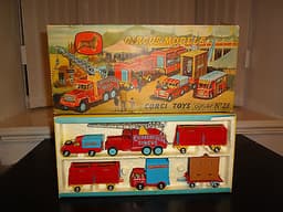 Corgi Gift Set No 23 Chipperfields Circus Models - with Landrover 109" W.B RARE