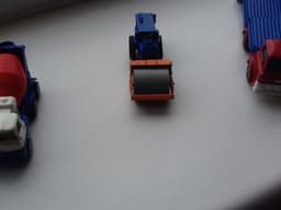 Corgi juniors road construction gift set, 7 Die-cast models 3 with whizzwheels