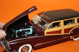 Danbury Mint 1947 Buick Roadmaster Estate Wagon 1:24 Scale Die cast Car