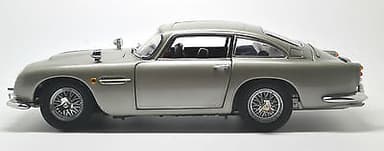 Danbury Mint James Bond Aston Martin DB5 1:24 Scale Unboxed