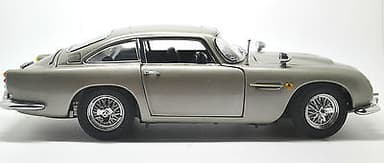 Danbury Mint James Bond Aston Martin DB5 1:24 Scale Unboxed