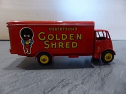 Dinky 919 Guy Golden Shred Van
