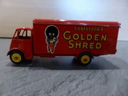 Dinky 919 Guy Golden Shred Van