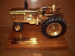 Gold John Deere JD 4010 4020 3010 3020 Dealer Salles Award Tractor Plaque 1/16