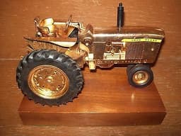 Gold John Deere JD 4010 4020 3010 3020 Dealer Salles Award Tractor Plaque 1/16