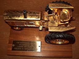 Gold John Deere JD 4010 4020 3010 3020 Dealer Salles Award Tractor Plaque 1/16
