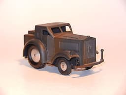 MARKLIN Original 8022/81 Mercedes Heavy tractor w/clockwork PRE-WAR