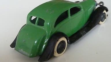 Pre war Dinky 30b Rolls-Royce. Green body. Very good.