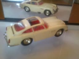 SCALEXTRIC VINTAGE JAMES BONDS ASTON MARTIN DB7