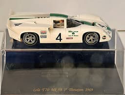 SLOT CAR, SCALEXTRIC: FLY: LOLA T70 WHITE #4 REDMAN 1969: WITH DISPLAY CASE.