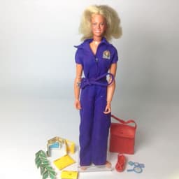 Vintage 1976 Kenner Bionic Woman Jamie Sommers Doll + Accessories
