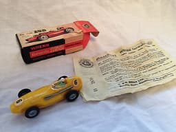 Wrenn 152 slot car 1/52 Vanwall in yellow in BOX - Vintage & rare