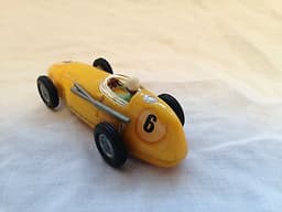 Wrenn 152 slot car 1/52 Vanwall in yellow in BOX - Vintage & rare