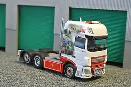 WSI - DAF 106, Code 3 truck, Unfinished project Claas Tractors 1:50 scale