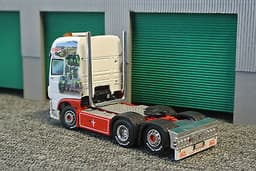 WSI - DAF 106, Code 3 truck, Unfinished project Claas Tractors 1:50 scale