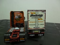 WSI Manfreight Volvo FH4 with fridge trailer. 1:50 scale like Tekno, Corgi, NZG