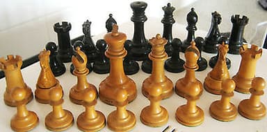 1850\'s ANTIQUE STAUNTON EBONY AND BOXWOOD WEIGHTED CHESS SET JAQUES KING 3 1/2 \"