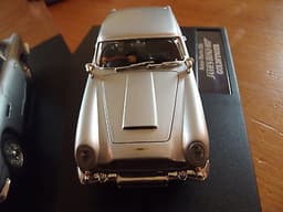 Carrera 25735 Aston Martin DB5 ( scalextric compatible slot car)