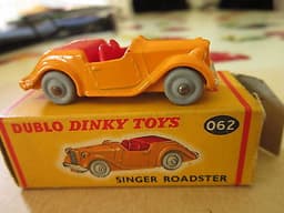 DUBLO DINKY TOYS SINGER ROADSTER 062 WITH BOX