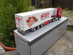 WSI SCOTT TRAWLERS VOLVO FH4 GLOBETROTTER XL TAG AXLE & CHEREAU FRIDGE TRAILER