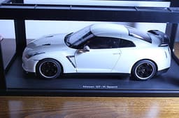 1:18 Nissan GT-R SpecV R35 (White) AUTOart - Rare