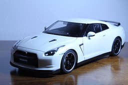 1:18 Nissan GT-R SpecV R35 (White) AUTOart - Rare